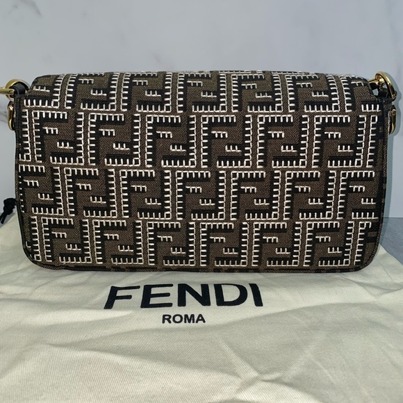 Fendi Baguette Embroided FF Fabric Bag NO offers #451920 - Picture 5 of 5